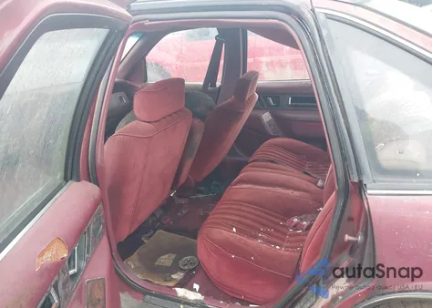 1993 Buick Regal Custom z USA, uszkodzony, nr VIN 2G4WB54T7P1442029